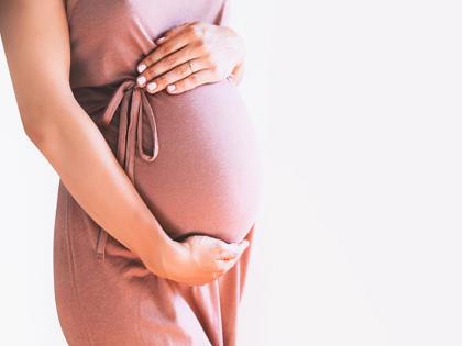 A woman in America didn't even realize she was pregnant until 48 hours before giving birth. | महिला ९ महिन्यांची गर्भवती, शेवटपर्यंत कळलंच नाही; नेमकं काय घडलं..?, पाहा!