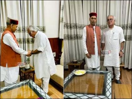 Congress leader Jairam Ramesh went to BJP's former chief minister Prem Kumar Dhumal's house and apologized, what is the exact reason? | काँग्रेस नेते जयराम रमेश यांनी भाजपाच्या माजी मुख्यमंत्र्यांची घरी जाऊन मागितली माफी, नेमकं कारण काय?   