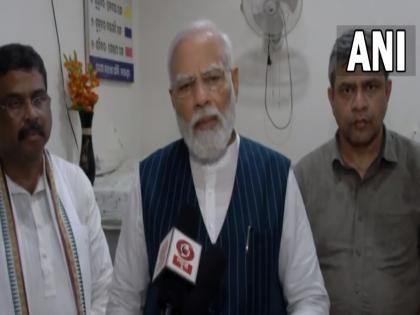  Prime Minister Narendra Modi has said that strict action will be taken against those who are guilty in the Odisha train accident  | "माझ्याकडे शब्द नाहीत, दोषींवर कठोर कारवाई होणार", PM मोदींनी 'त्या' हातांचे मानले आभार