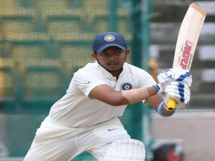 India vs West Indies : Prithvi Shaw to debut in Rajkot; Agarwal left out for first Test | India vs West Indies : मुंबईकर पृथ्वी शॉचे कसोटी पदार्पण निश्चित, BCCI कडून संघ जाहीर