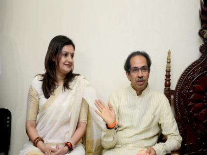 priyanka chaturvedi inclusion keeps uddhav thackeray in the dark anil desai name cut after kiren rijiju call | चतुर्वेदींचाही समावेश उद्धव ठाकरेंना अंधारात ठेवून; रिजीजू यांच्या फोननंतर अनिल देसाईंचा पत्ता कट priyanka chaturvedi inclusion keeps uddhav thackeray in the dark anil desai name cut after kiren rijiju call | चतुर्वेदींचाही समावेश उद्धव ठाकरेंना अंधारात ठेवून; रिजीजू यांच्या फोननंतर अनिल देसाईंचा पत्ता कट