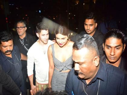 Priyanka Chopra and Nick Jonas can be engaged by this July and August | OMG! प्रियांका चोप्रा व निक जोनास होणार एन्गेज्ड !!!