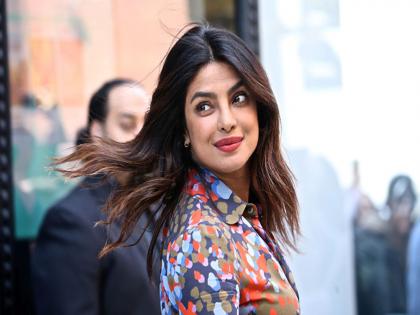 Priyanka Chopra makes it to Instagram Rich List 2019; Do you know how much she’s paid for one post? | बापरे...! प्रियंका चोप्रा इंस्टाग्रामवरील एका पोस्टमधून कमावते इतके रुपये, आकडा ऐकून व्हाल अचंबित