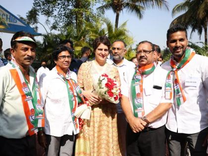 goa election 2022 congress priyanka gandhi criticised bjp in goa visit | Goa Election 2022: “गोवेकरांच्या भविष्यासाठी ही निवडणूक महत्त्वाची, फक्त सत्तेत राहणे हेच भाजपचे ध्येय”: प्रियंका गांधी