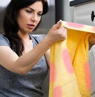 कपड्यांचा रंग जाणार नाही, करा ५ रुपयांचा उपाय - खिसा आणि कपडे दोघांचे भले...