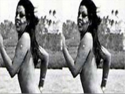   When Pooja Bedi's mother Protima ran naked on Mumbai's Juhu beach Also Pregnant before the wedding-SRJ | प्रसिद्ध अभिनेत्याची पत्नी पूर्ण नग्न होऊन बीचवर धावली होती, लग्नाआधीच राहिली होती प्रेग्नंनट