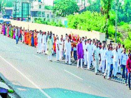 The festival celebrated the festival of Neera at the festival, the junkyard celebrations | नीरा येथे पर्युषण पर्व उत्साहात, पालखी सोहळाही उत्साहात