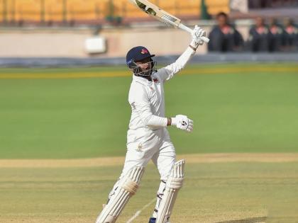 Hundred for Prithvi Shaw from just 88 balls in the Duleep Trophy Semi-Final, 62 runs through boundaries and team score is just 128 for 3 | भारतीय संघात निवड झाली अन् Prithvi Shaw ने ८८ चेंडूंत सेंच्युरी केली; १४ चेंडूंत कुटल्या ६२ धावा