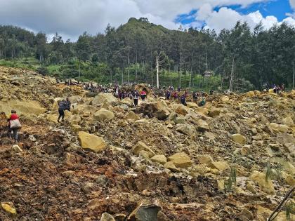 Papua New Guinea Landslide; 670 people were buried alive underground | पापुआ न्यू गिनी देशात भूस्खलनानं हाहाकार; ६७० माणसं जिवंत जमिनीखाली गाडली गेली