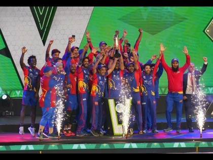 Sherfane Rutherford become IPL and PSL winner within 7 days; Karachi Kings won Pakistan Super League 2020 Title | मुंबई इंडियन्सच्या शिलेदारानं आयपीएलपाठोपाठ ७ दिवसांत जिंकले पाकिस्तान सुपर लीगचे जेतेपद!