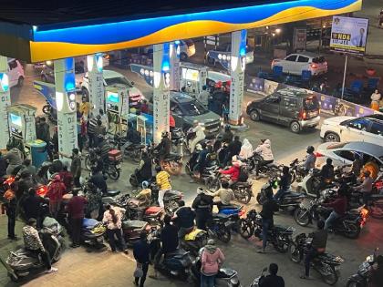 Hit and Run: Drivers strike in India, fuel shortages in many cities; Queue at the petrol pump | ड्रायव्हर संपाचा मोठा फटका, अनेक शहरात इंधनाचा तुटवडा; पेट्रोल पंपावर रांगा