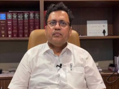 Case of extortion has been filed against public prosecutor Praveen Chavan | सरकारी वकील प्रवीण चव्हाणांविरुद्ध खंडणीचा गुन्हा दाखल; १० कोटी मागितल्याची तक्रार