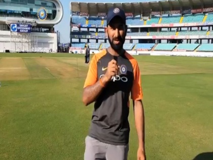 Video: Indian batsman Cheteshwar Pujara becomes the tourist guides | Video : भारताचा फलंदाज चेतेश्वर पुजारा बनला टुरिस्ट गाईड 