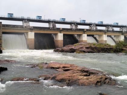 Pujaritola, Sirpurbandh dam gates opened | पुजारीटोला, सिरपूरबांध धरणाचे दरवाजे उघडले