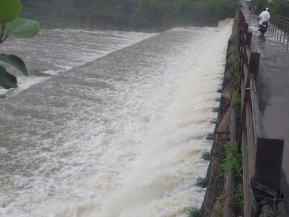 Rains intensify again in Sangli district; Dams, bridges under water in many places | सांगली जिल्ह्यात पावसाचा जोर पुन्हा वाढला; अनेक ठिकाणचे बंधारे, पूल पाण्याखाली Rains intensify again in Sangli district; Dams, bridges under water in many places | सांगली जिल्ह्यात पावसाचा जोर पुन्हा वाढला; अनेक ठिकाणचे बंधारे, पूल पाण्याखाली