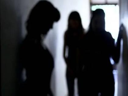 'Bajrangi Bhaijaan' style action; 15 Bangladeshi women rescued from prostitution travel home! | बजरंगी भाईजान’ स्टाईल कारवाई; वेश्या व्यवसायातून सुटका झालेल्या त्या १५ बांगलादेशी महिलांचा मायदेशी प्रवास! 'Bajrangi Bhaijaan' style action; 15 Bangladeshi women rescued from prostitution travel home! | बजरंगी भाईजान’ स्टाईल कारवाई; वेश्या व्यवसायातून सुटका झालेल्या त्या १५ बांगलादेशी महिलांचा मायदेशी प्रवास!