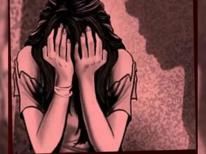 Pune shaken Young woman raped after entering house, photos taken on her own mobile phone; Computer engineer girl lived in an elite society | पुणे हादरले : घरात घुसून तरुणीवर बलात्कार, तिच्याच मोबाइलवर काढले फोटो ; संगणक अभियंता तरुणी राहात होती उच्चभ्रू सोसायटीत Pune shaken Young woman raped after entering house, photos taken on her own mobile phone; Computer engineer girl lived in an elite society | पुणे हादरले : घरात घुसून तरुणीवर बलात्कार, तिच्याच मोबाइलवर काढले फोटो ; संगणक अभियंता तरुणी राहात होती उच्चभ्रू सोसायटीत