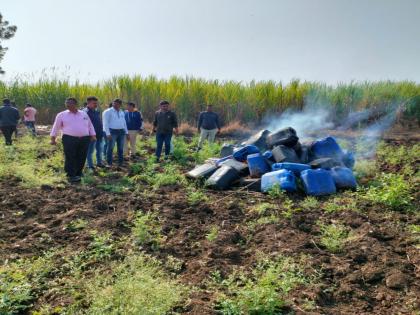 Village liquor stock worth 3 lakhs destroyed in Hinganigarh   | Pune Crime : हिंगणीगाड्यात ३ लाखांचा गावठी दारू साठा उद्ध्वस्त  