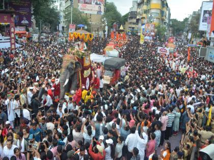 Pune Ganpati Festival the order of the mandals was also wrong, affecting the devotees coming for darshan | Pune Ganpati Festival : मंडळांचाही क्रम चुकला, दर्शनासाठी येणाऱ्या भाविकांना फटका Pune Ganpati Festival the order of the mandals was also wrong, affecting the devotees coming for darshan | Pune Ganpati Festival : मंडळांचाही क्रम चुकला, दर्शनासाठी येणाऱ्या भाविकांना फटका