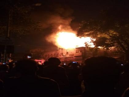 Large fire in the shops of Tulsibaug in Pune | पुण्यात तुळसीबागेतील दुकानांना मोठी आग