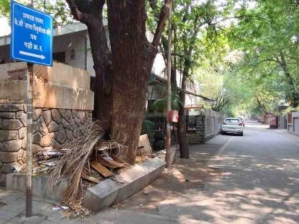 Special Article Why is 'wealthy' Pune cursed by disorderly poverty Potholes make it difficult to even walk | लेख: ‘श्रीमंत’ पुण्याला अव्यवस्थेच्या दारिद्र्याचा शाप का? खड्ड्यांमुळे चालणेसुद्धा कठीण Special Article Why is 'wealthy' Pune cursed by disorderly poverty Potholes make it difficult to even walk | लेख: ‘श्रीमंत’ पुण्याला अव्यवस्थेच्या दारिद्र्याचा शाप का? खड्ड्यांमुळे चालणेसुद्धा कठीण