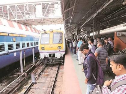 pune locals are still have restrictions of corona railway station | Pune News | पुण्याची लोकल अजूनही 'निर्बंधां'च्या ट्रॅकवर