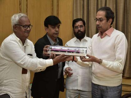 Chief Minister Uddhav Thackeray unveils Pune Metro coach | पुणे मेट्रोच्या कोचचे मुख्यमंत्री उद्धव ठाकरे यांच्या हस्ते अनावरण