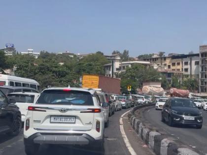 Traffic Jam On Pune Mumbai ExpresswayViral Video: Massive Traffic Jam On Pune-Mumbai Expressway, Vehicles Stranded For Hours | Traffic News: पुणे-मुंबई एक्सप्रेसवेवर मोठी वाहतूक कोंडी, ५ किलोमीटरपर्यंत वाहनांच्या रांगा