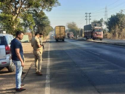 Women crushed by vehicle on Pune-Nashik highway; Five women killed on the spot, five seriously, 13 injured | पुणे-नाशिक महामार्गावर भीषण अपघात, पाच महिला जागीच ठार; १३ जखमी