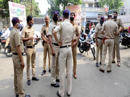 Combing operation by Pune Police on Republic Day; 37 people arrested for possessing illegal weapons | प्रजासत्ताकदिनानिमित्त पुणे पोलिसांचे कोंबिंग ऑपरेशन; बेकायदा शस्त्र बाळगणाऱ्या ३७ जणांना अटक