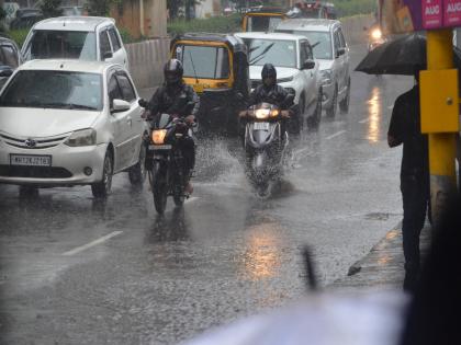 Heavy rains in Pune since this morning; Roads turn into rivers, traffic jams in many areas | Pune Rain: पुण्यात आज सकाळपासूनच मुसळधार; रस्त्यांना नद्यांचे स्वरूप, अनेक भागात ट्राफिक