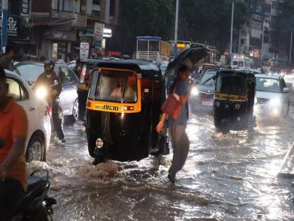 Heavy rain begins in Pune with lightning and thunder | Pune Rain: पुण्यात विजांचा कडकडाट अन् मेघगर्जनेसह मुसळधार पावसाला सुरुवात Heavy rain begins in Pune with lightning and thunder | Pune Rain: पुण्यात विजांचा कडकडाट अन् मेघगर्जनेसह मुसळधार पावसाला सुरुवात