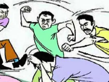 Locals beat up Pune tourists for bullying at a CNG pump near the highway in Sindhudurg district | Sindhudurg: दादागिरी महागात पडली, पुण्याच्या पर्यटकांना स्थानिकांकडून चोप Locals beat up Pune tourists for bullying at a CNG pump near the highway in Sindhudurg district | Sindhudurg: दादागिरी महागात पडली, पुण्याच्या पर्यटकांना स्थानिकांकडून चोप