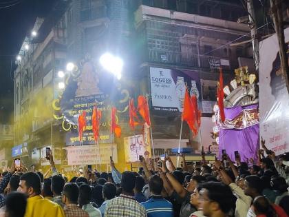 Violation of rules by drum troupes during Ganapati immersion procession | Pune: गणपती विसर्जन मिरवणुकीत ढोल पथकांकडून नियमांचे उल्लंघन