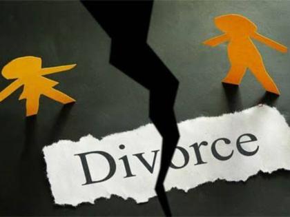 second marriage without divorce from first wife pune crime news | पहिल्या पत्नीपासून घटस्फोट न घेता केलं दुसरं लग्न; पतीवर गुन्हा दाखल