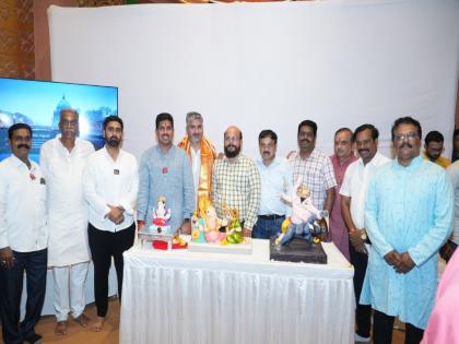 Ganesh idols presented to three mandals in Kashmir Valley; A commendable initiative by the esteemed Ganesh Mandal along with Puneet Balan! | काश्मीर खोऱ्यातील तीन मंडळांना गणेश मूर्ती प्रदान; पुनीत बालन यांच्यासह मानाच्या गणेश मंडळाचा स्तुत्य उपक्रम!