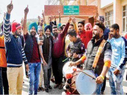 In Punjab, the Congress won, the BJP was defeated in the local body elections | पंजाबमध्ये काँग्रेसची बाजी, स्थानिक स्वराज्य संस्थांच्या निवडणुकांत भाजपला दणका