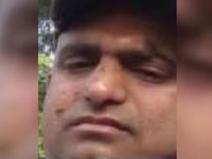 up lucknow secretariat section officer dies of heart attack amid meeting | हृदयद्रावक! मीटिंगमध्ये जोरात खोकला, घाम आला... अधिकाऱ्याने हार्ट अटॅकने जीव गमावला up lucknow secretariat section officer dies of heart attack amid meeting | हृदयद्रावक! मीटिंगमध्ये जोरात खोकला, घाम आला... अधिकाऱ्याने हार्ट अटॅकने जीव गमावला