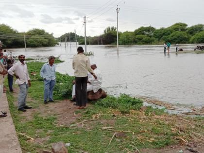 In Pandharpur, three people were injured in old malasirs | पंढरपूर, माळशिरसमधील ७६८७ लोक पुराने बाधित