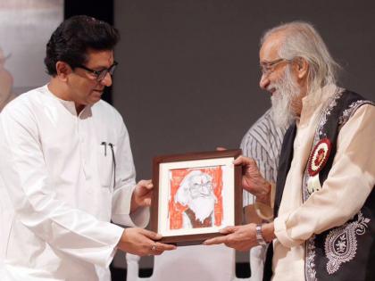 Babasaheb Purandare Birthday: memory which shows the bonding between Raj Thackeray and Shivshahir | Babasaheb Purandare Birthday: बाबासाहेब पुरंदरेंनी चक्क सोन्याचा गोफ लेखकाला काढून दिला; पण नंतर राज ठाकरेंनी जे केलं त्यालाही तोड नव्हती!