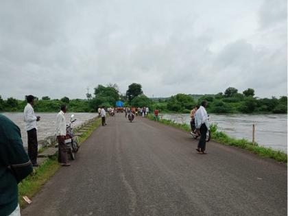 Ten gates of Siddheshwar Dam opened; Visarga grew in the Purna river basin | सिद्धेश्वर धरणाचे दहा दरवाजे उघडले; पूर्णा नदीपात्रात विसर्ग वाढला