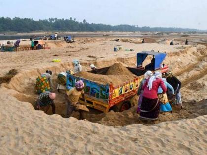 25 sand ghats for excavation | उत्खननासाठी २५ रेती घाट; सर्वाधिक घाट पूर्णा नदीपात्रात