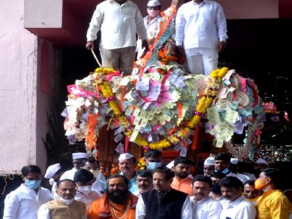 Shri Sevagiri Maharaj chariot festival program in Pusegaon Khatav Taluka of Satara district | "श्री सेवागिरी महाराज की जय"च्या जयघोषात 'श्री सेवागिरी महाराजां'चा रथोत्सव उत्साहात संपन्न