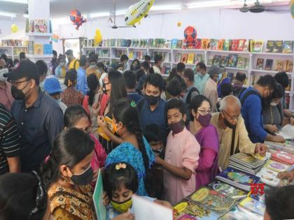 Who will guarantee readers? Millions of book sales bagulbuva just for the meeting! | वाचकांची हमी कोण देणार? कोट्यवधींच्या पुस्तक विक्रीचा बागुलबुवा केवळ संमेलनापुरता!