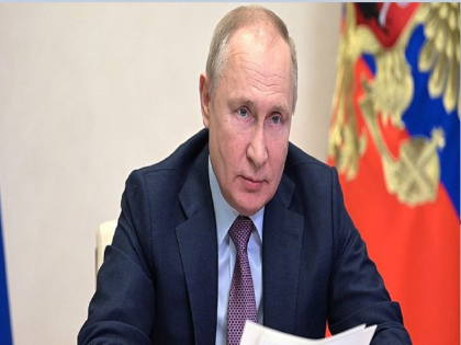 Russia's Vladimir Putin says he will run for President again in 2024 | रशियात 'पुन्हा एकदा पुतिन सरकार', पाचव्यांदा राष्ट्राध्यक्षपदाच्या शर्यतीत व्लादिमीर पुतिन! 