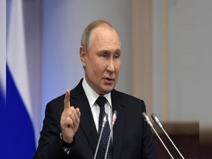 Russia Ukraine War: If US sends troops to Ukraine...Russian President Putin again threatens nuclear war | अमेरिकेने युक्रेनमध्ये सैन्य पाठवले तर...व्लादिमीर पुतिन यांनी पुन्हा दिली अणुयुद्धाची धमकी