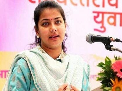 I have not entered politics for power, said Congress MLA Praniti Shinde in Solapur. | लहानपणापासून मी लालबत्तीच्या गाडीत फिरते; सत्ता काय असते हे बघितलंय- प्रणिती शिंदे