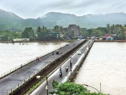 Rainfall continues in Raigad district | रायगड जिल्ह्यात पावसाचा जोर कायम