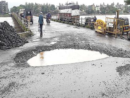 The Posari-Salokh road collapsed in two months | पोसरी-साळोख रस्ता दोन महिन्यांत उखडला