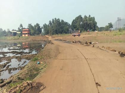 Ratnagiri: The Pethmap-Muradpur bridge is also embroiled in political controversy | रत्नागिरी: पेठमाप-मुरादपूर पूलही अडकला राजकीय वादात